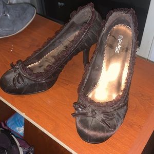 🌟5/$20-Pulse Satin and Lace Trim Pumps